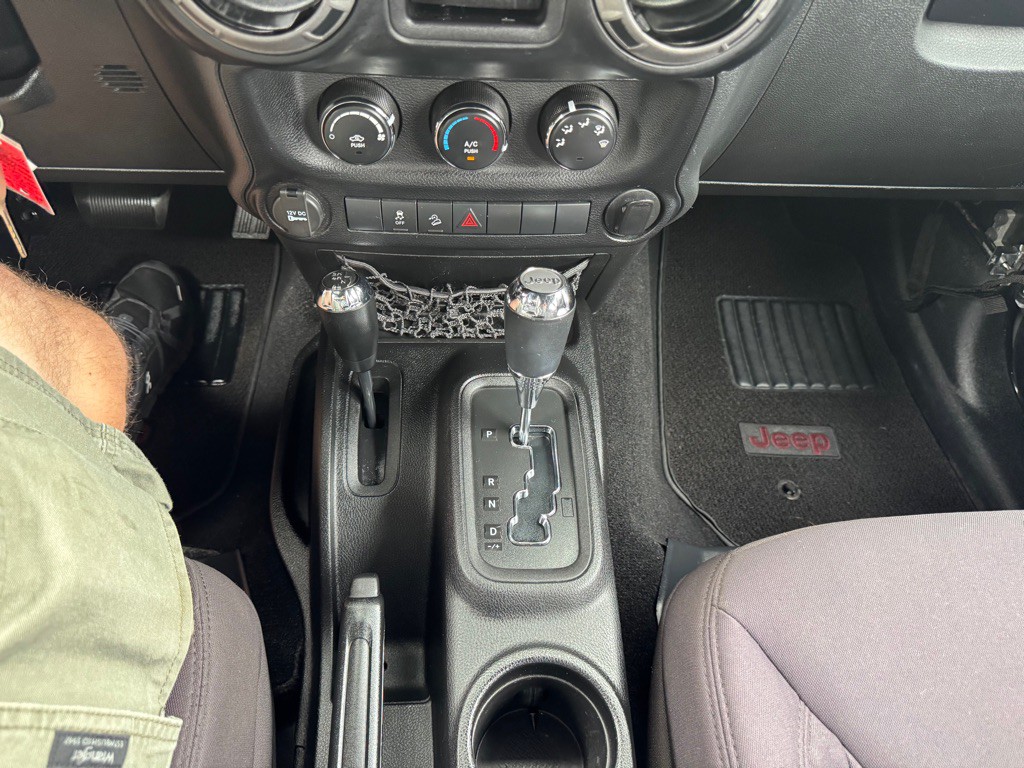 2013 Jeep Wrangler Unlimited Image 21