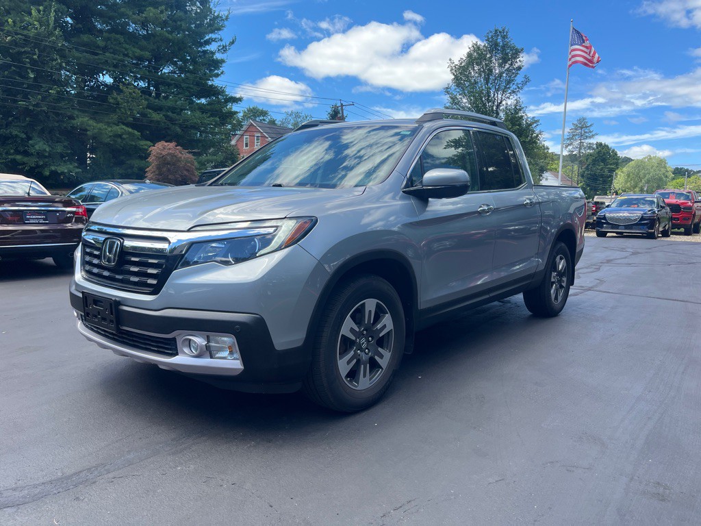 2017 Honda Ridgeline Image 2