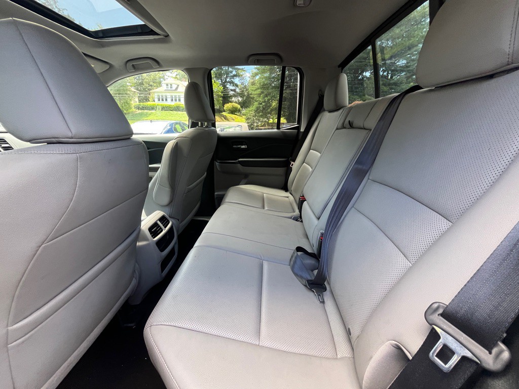 2017 Honda Ridgeline Image 12