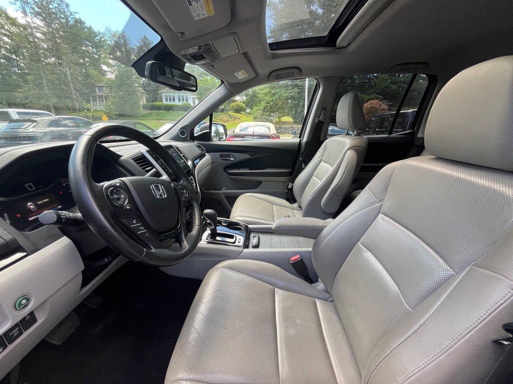 2017 Honda Ridgeline Image 15