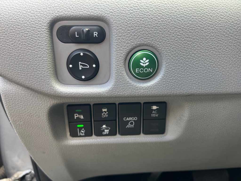 2017 Honda Ridgeline Image 19