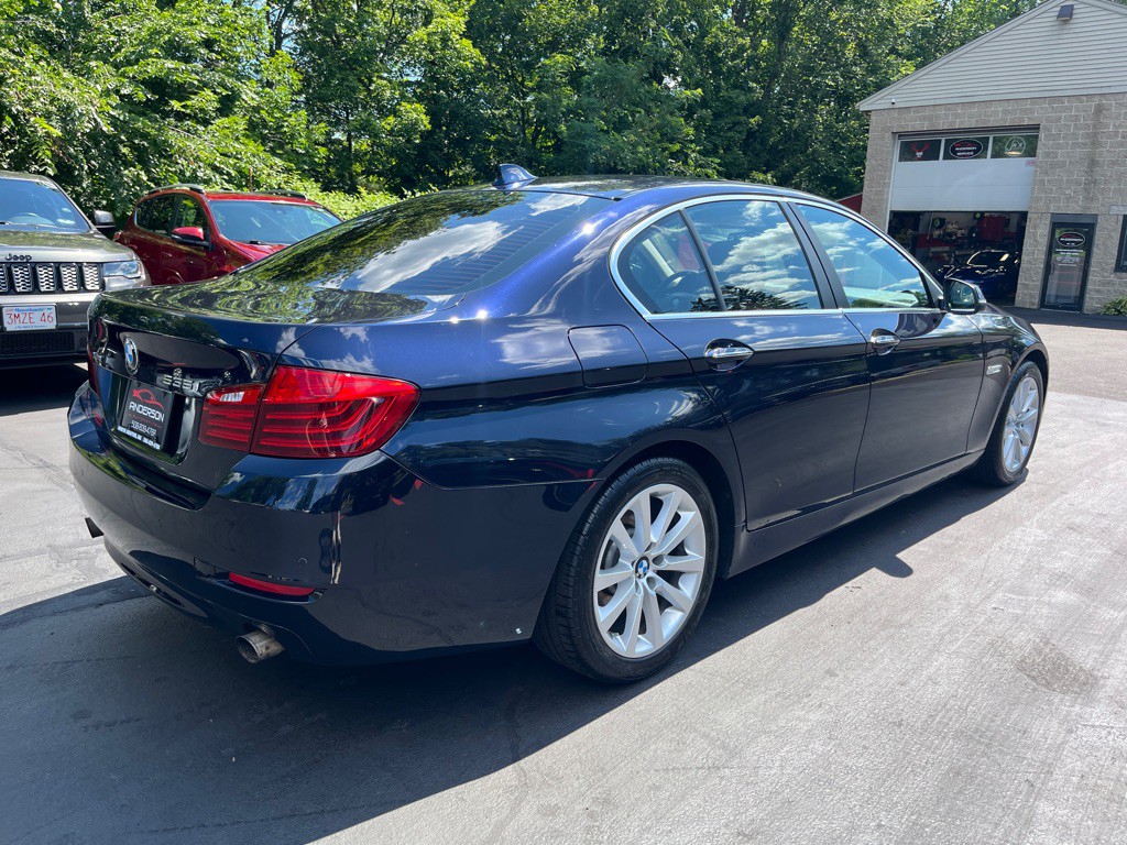 2016 BMW 5 Series Image 9