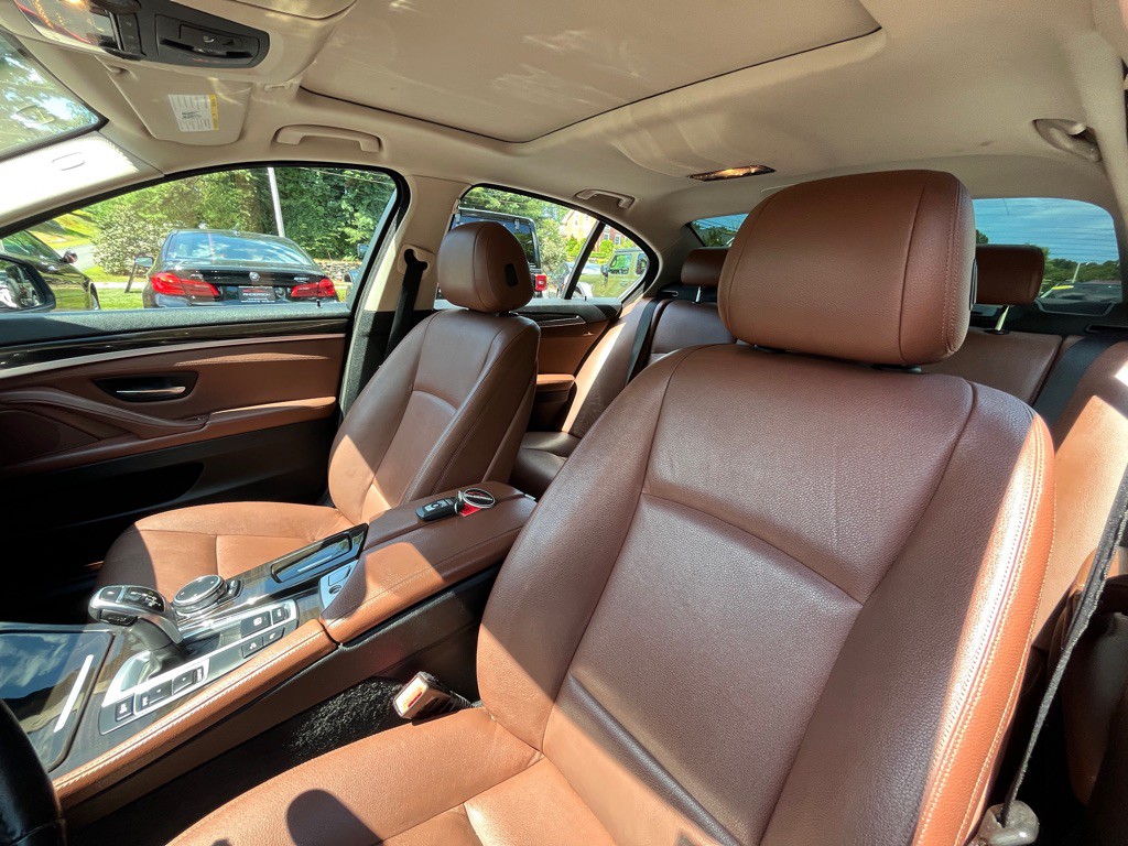 2016 BMW 5 Series Image 19