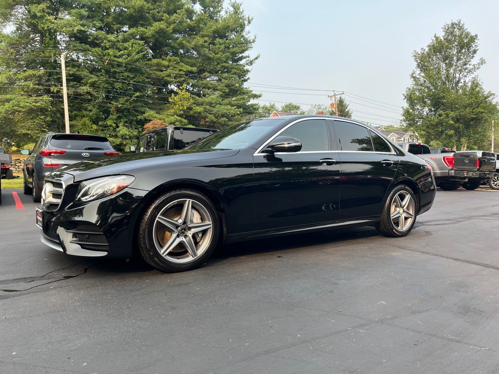 2017 Mercedes-Benz E-Class Image 1