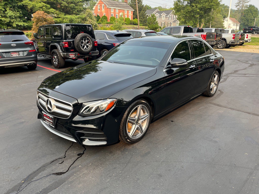 2017 Mercedes-Benz E-Class Image 2