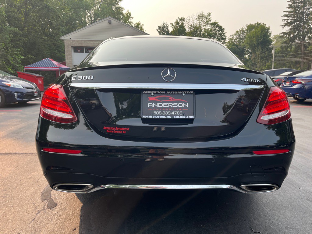2017 Mercedes-Benz E-Class Image 10