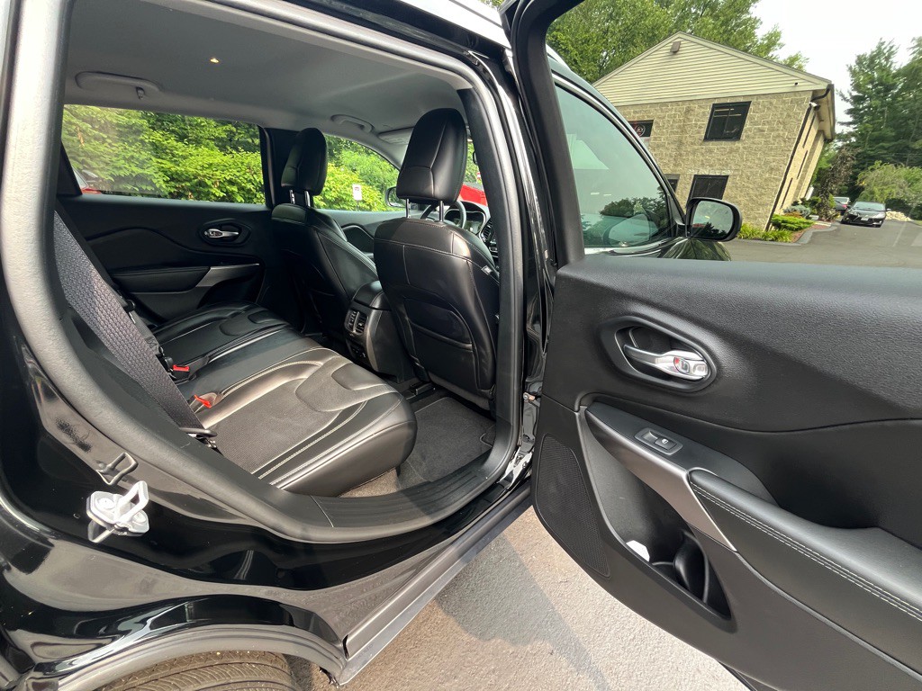 2020 Jeep Cherokee Image 7