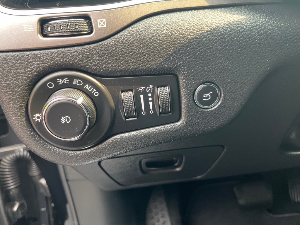 2020 Jeep Cherokee Image 21