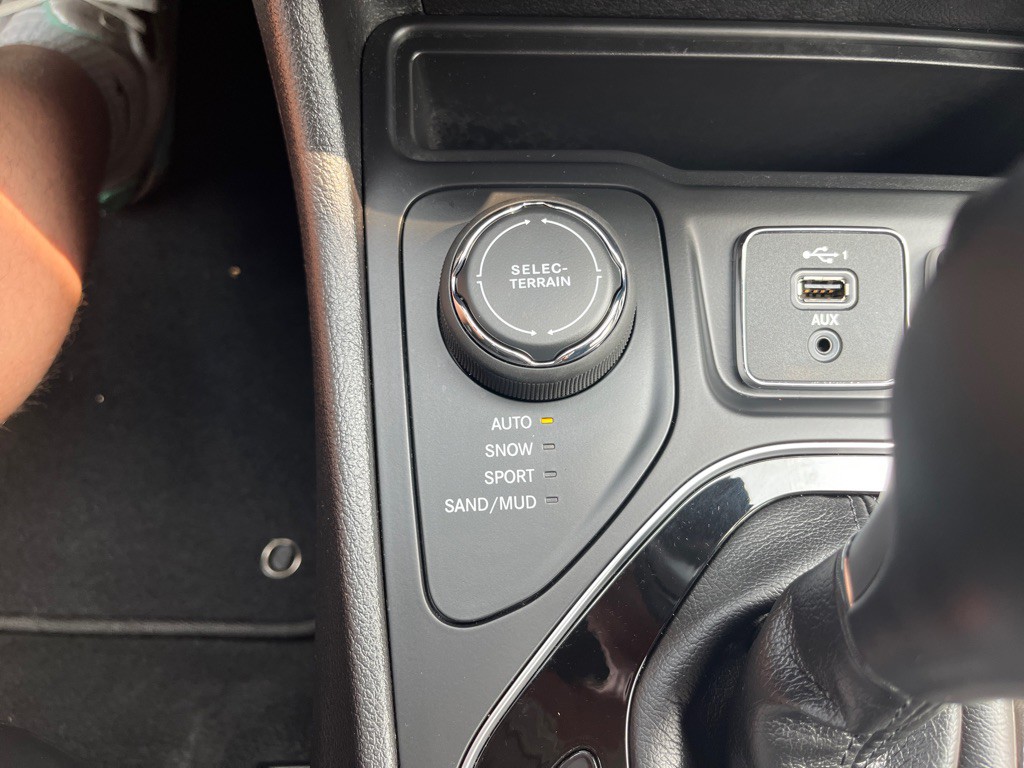 2020 Jeep Cherokee Image 28