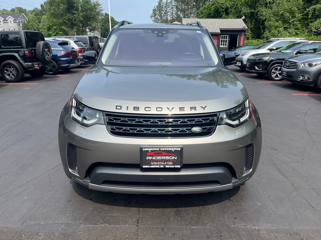 2017 Land Rover Discovery Image 3