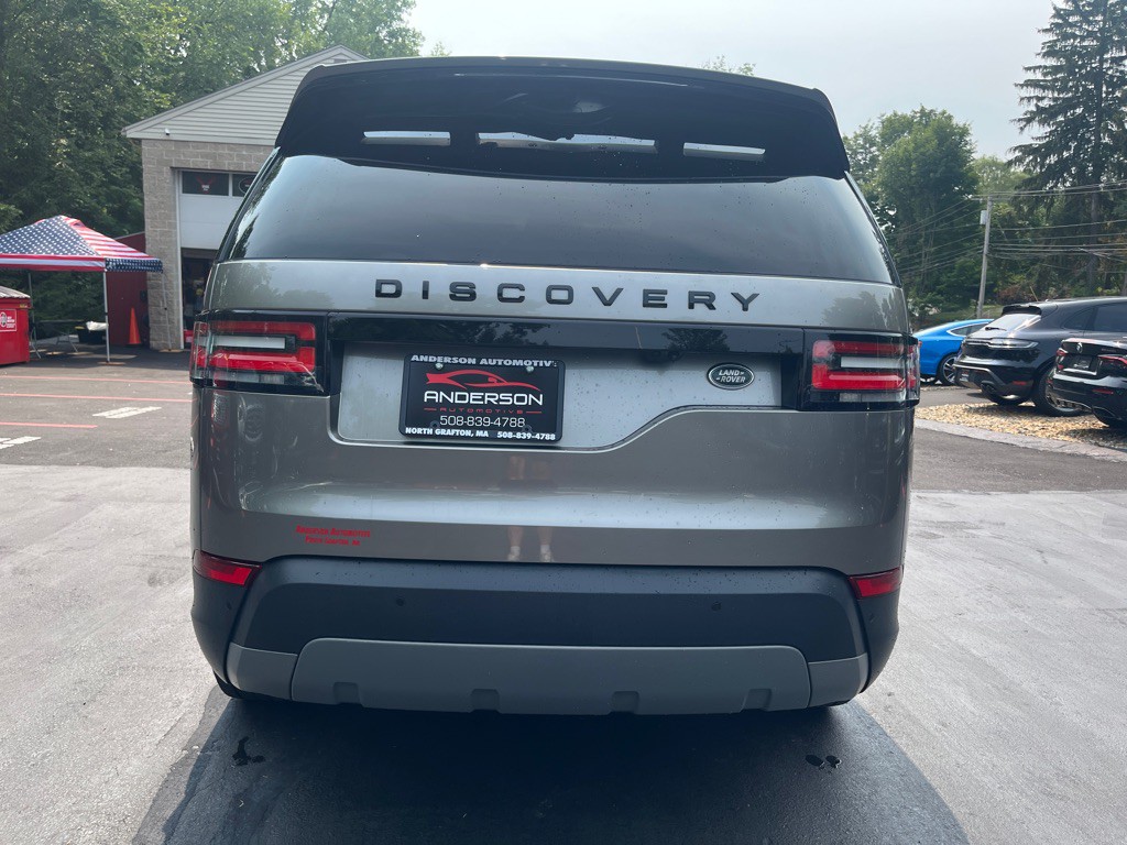 2017 Land Rover Discovery Image 10