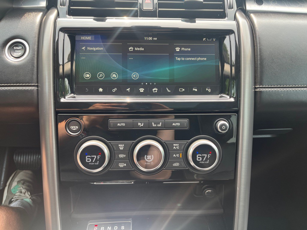 2017 Land Rover Discovery Image 27