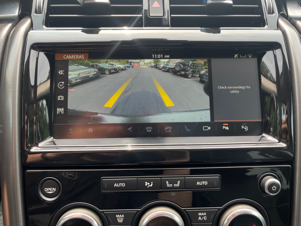 2017 Land Rover Discovery Image 29