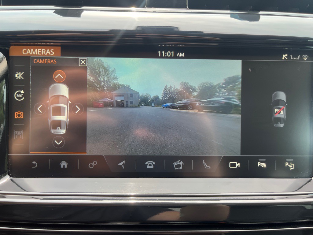 2017 Land Rover Discovery Image 31