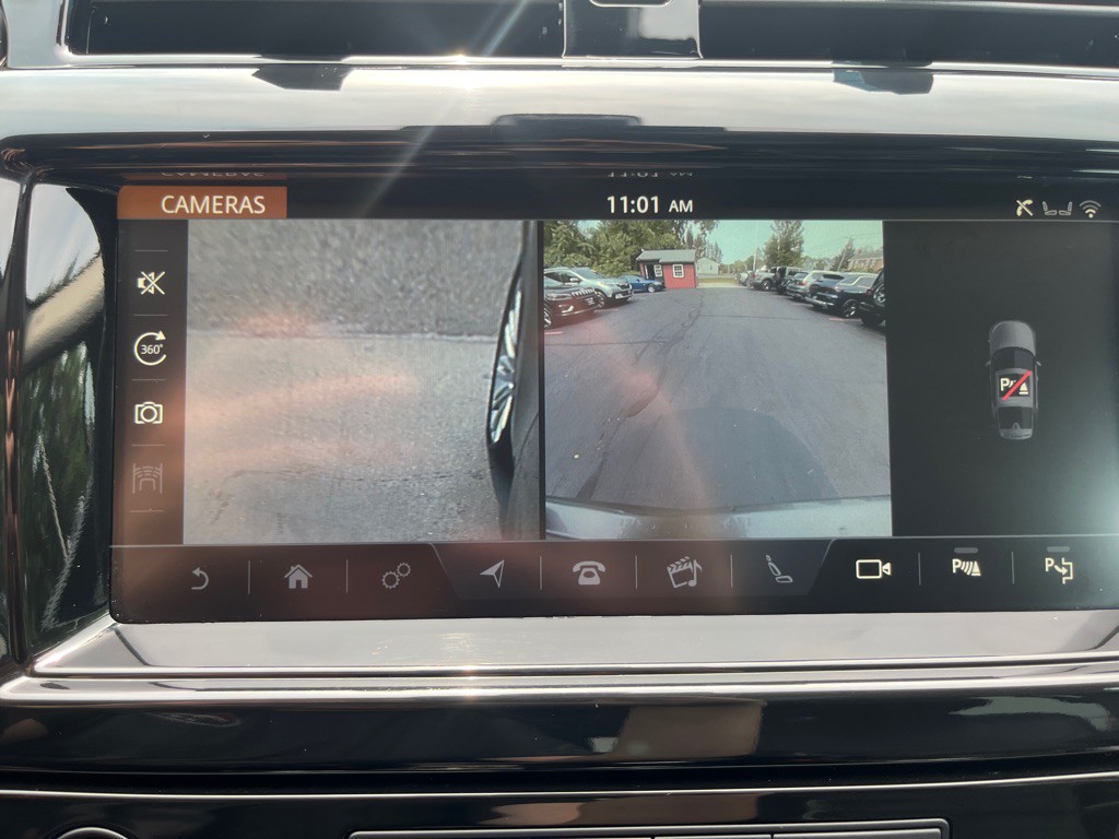 2017 Land Rover Discovery Image 33