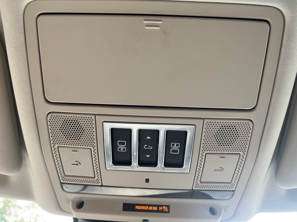 2017 Land Rover Discovery Image 35