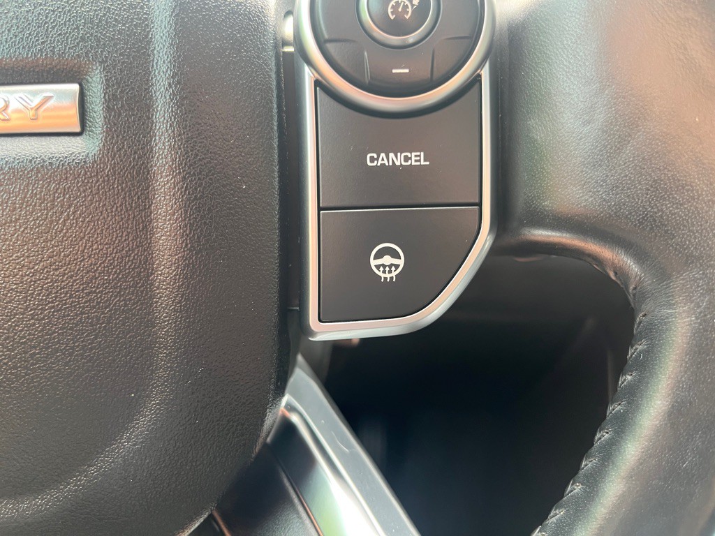 2017 Land Rover Discovery Image 37