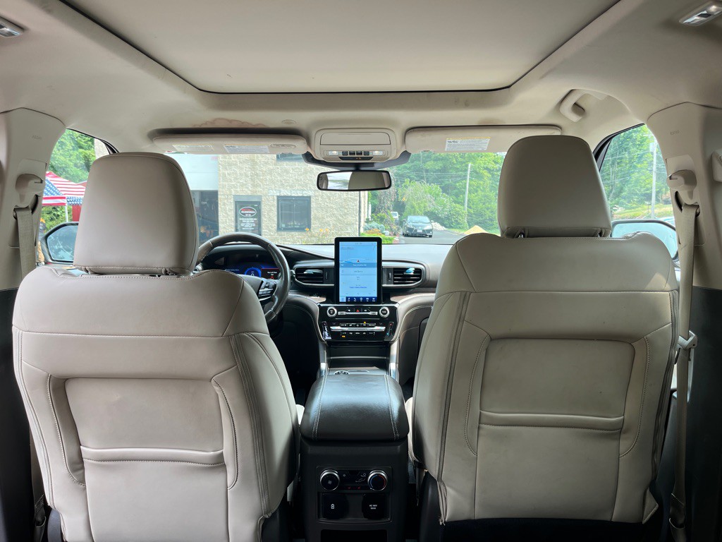 2021 Ford Explorer Image 16