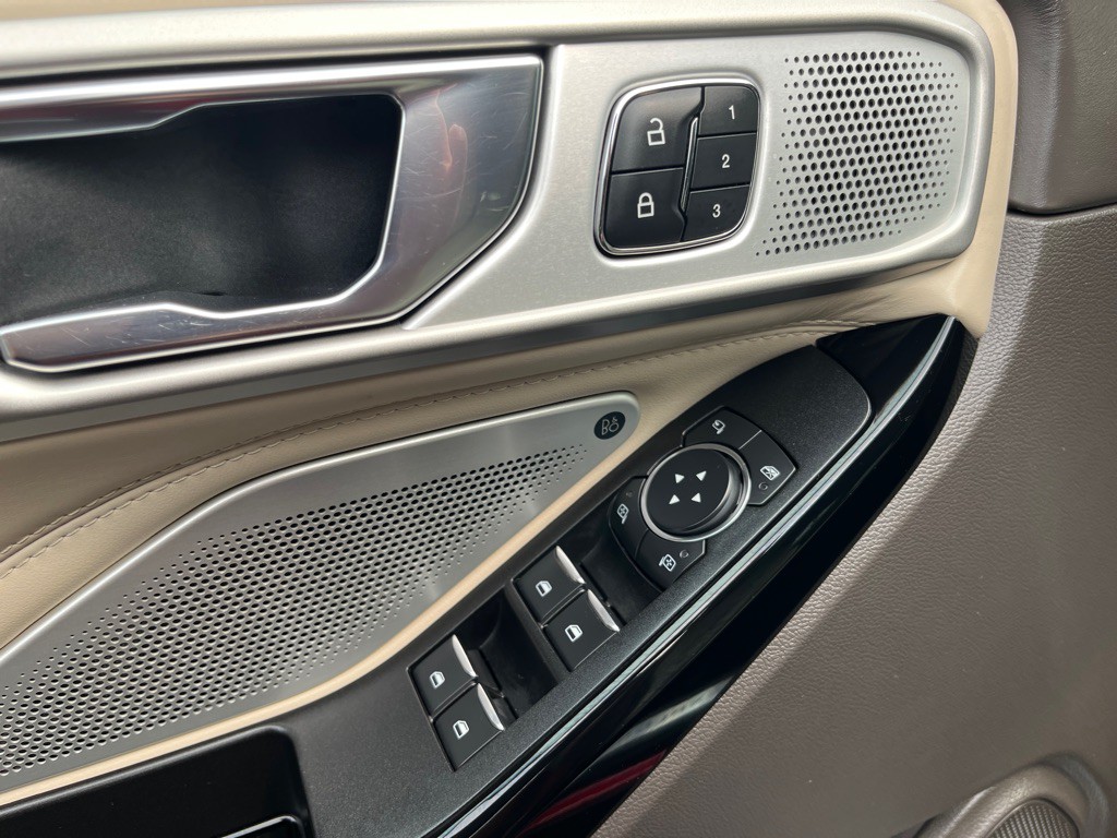 2021 Ford Explorer Image 22