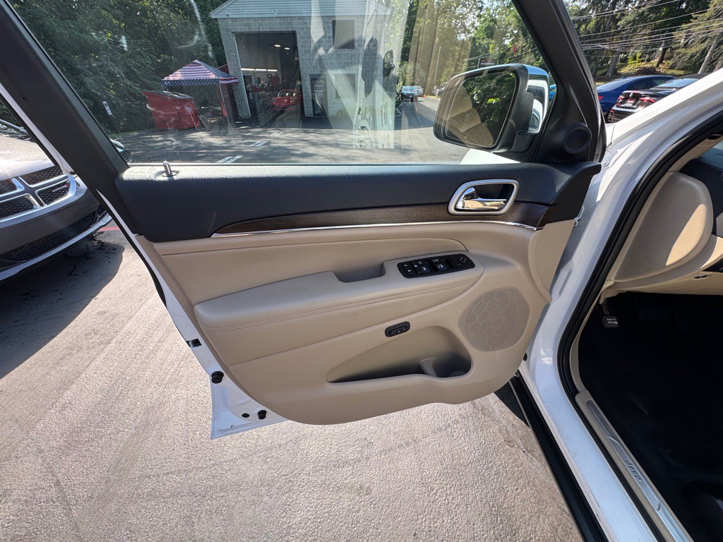 2015 Jeep Grand Cherokee Image 23