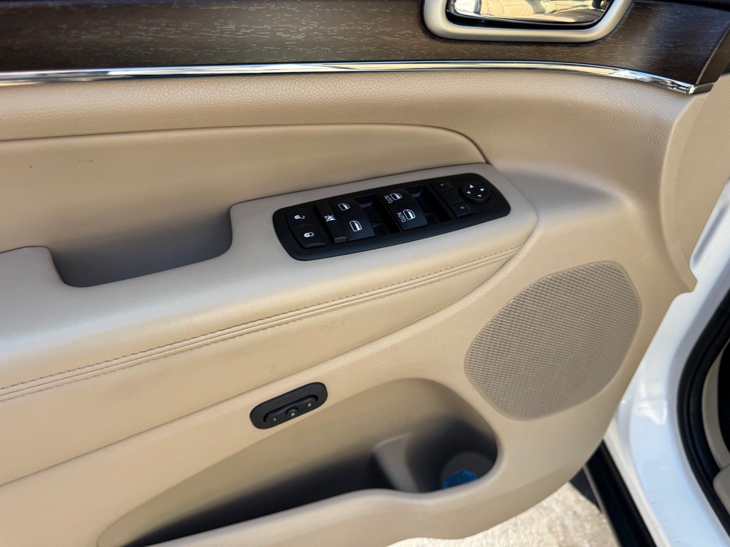 2015 Jeep Grand Cherokee Image 24