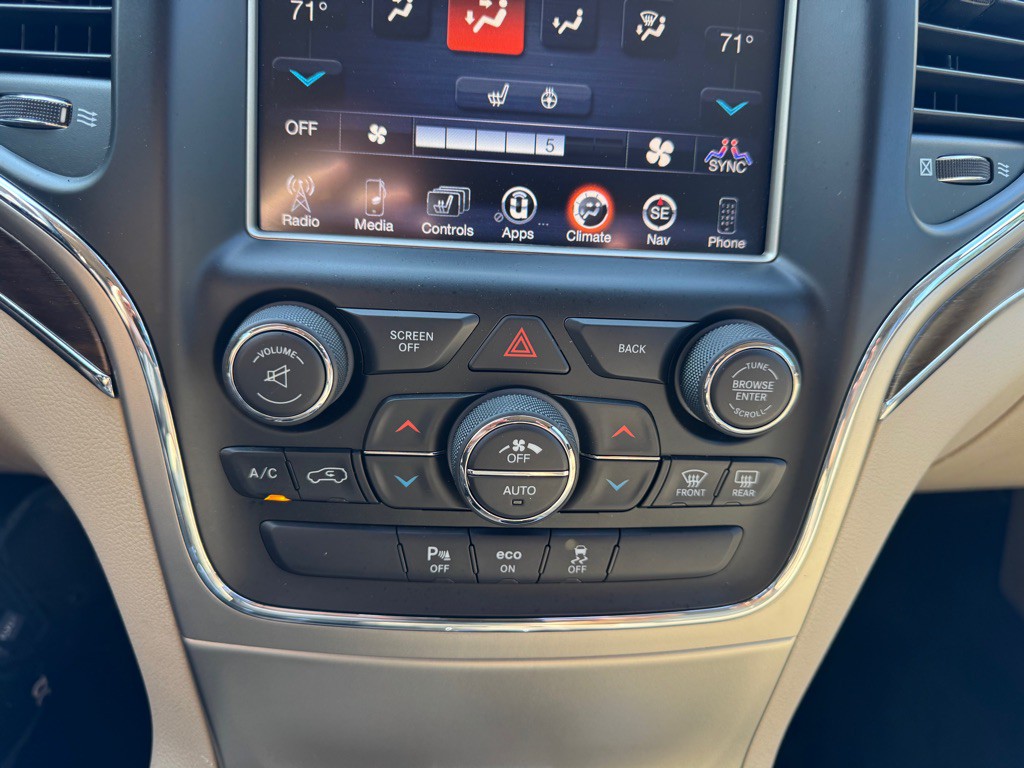 2015 Jeep Grand Cherokee Image 29