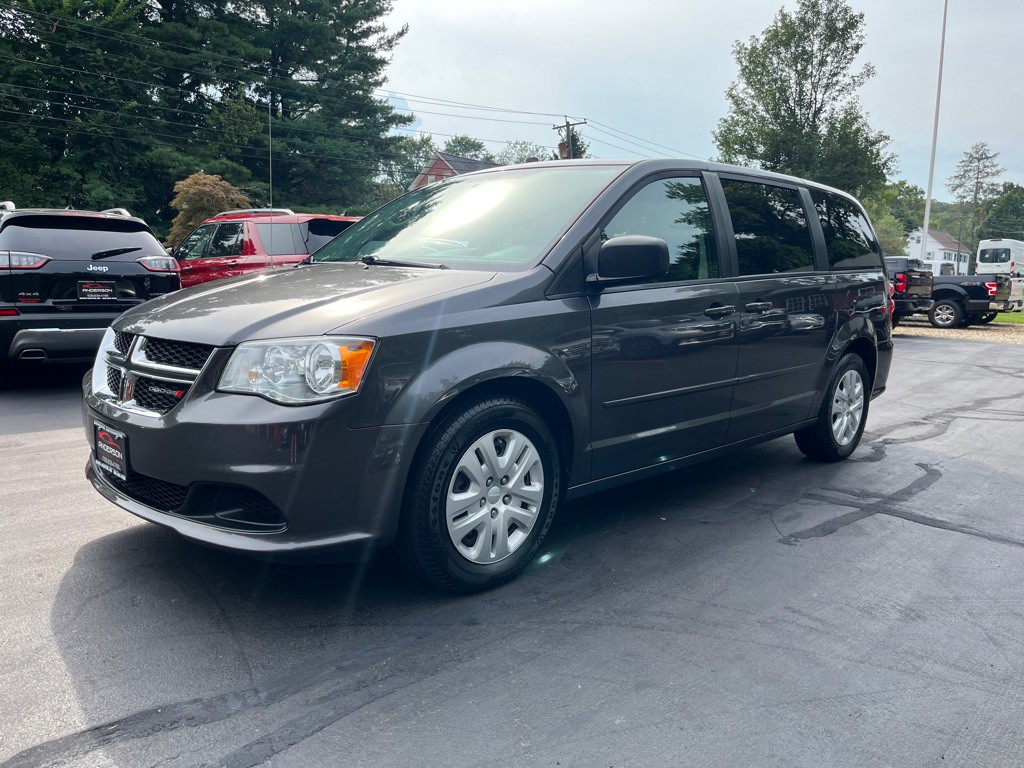 2017 Dodge Grand Caravan Image 2