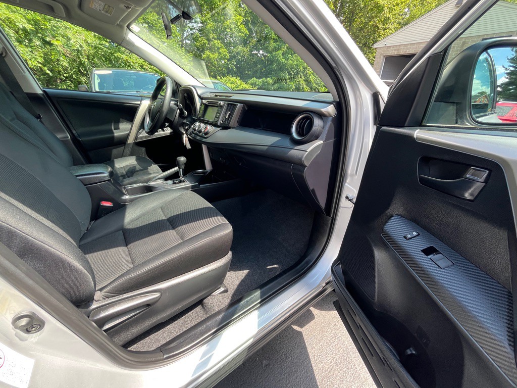 2015 Toyota Rav4 Image 7