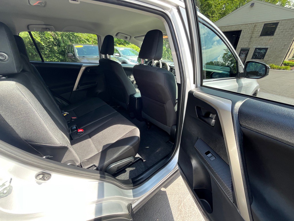 2015 Toyota Rav4 Image 8