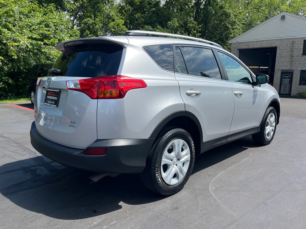 2015 Toyota Rav4 Image 9