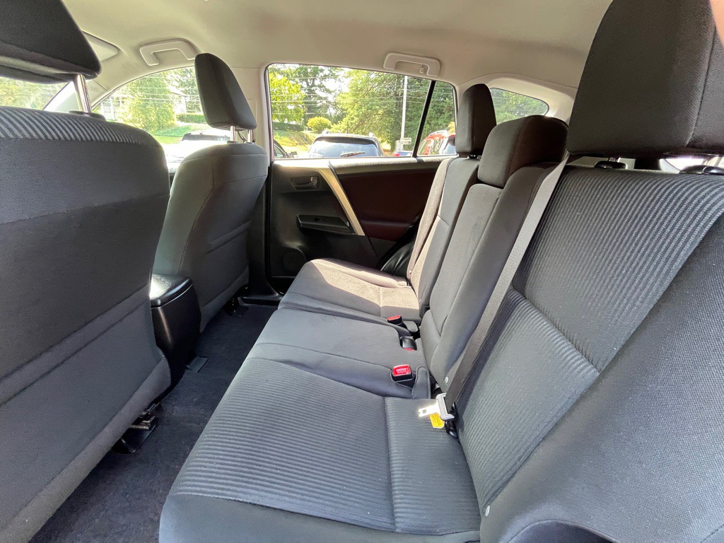 2015 Toyota Rav4 Image 13