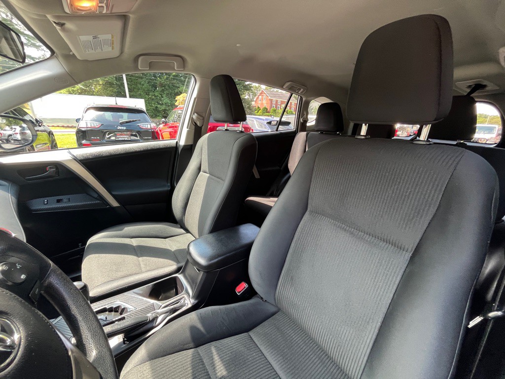 2015 Toyota Rav4 Image 17
