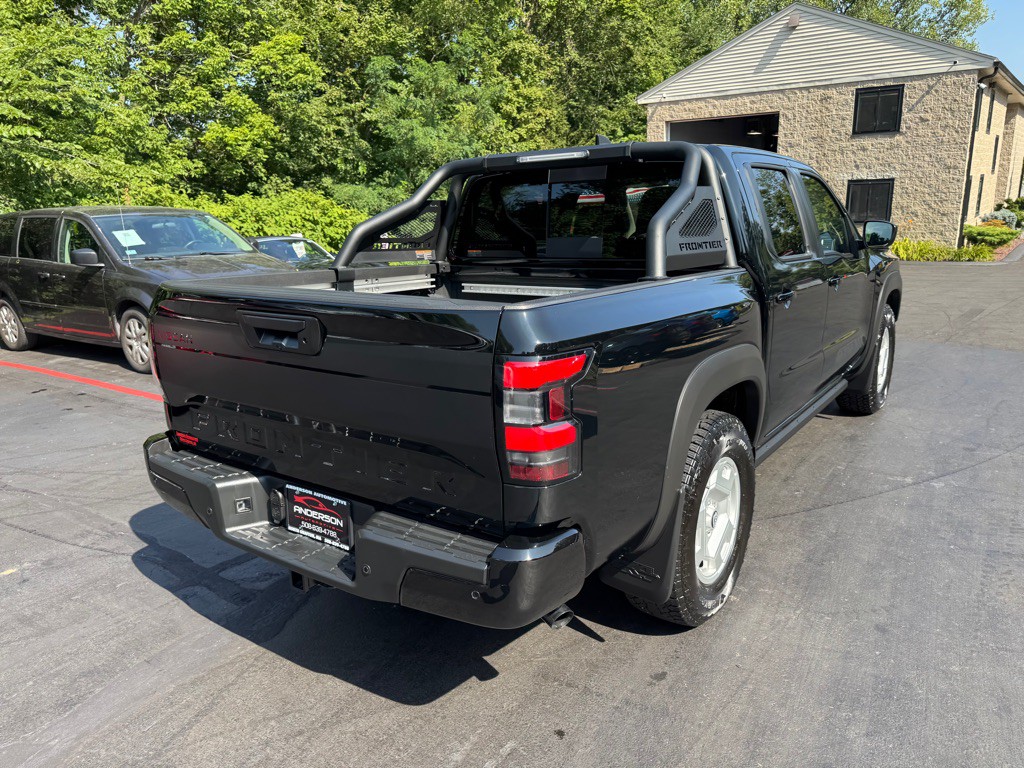 2024 Nissan Frontier Image 12
