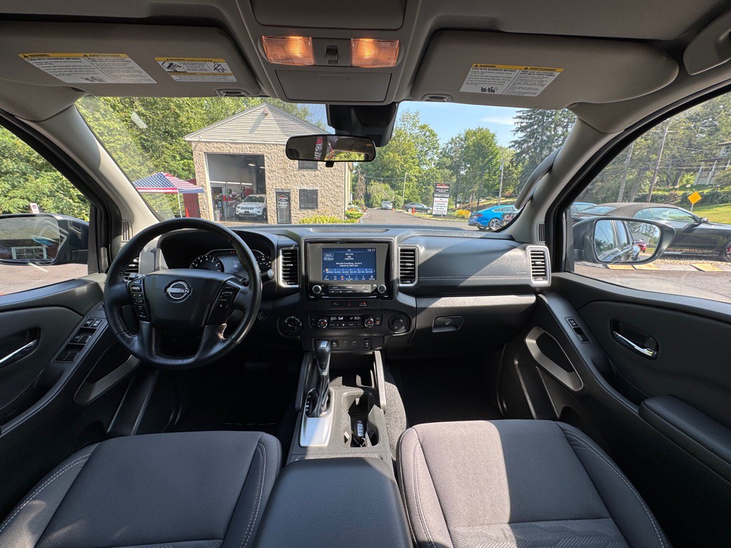 2024 Nissan Frontier Image 18
