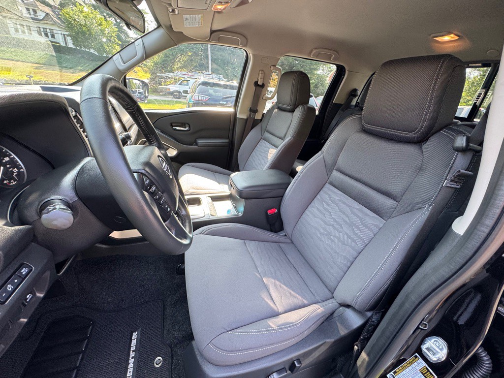 2024 Nissan Frontier Image 19