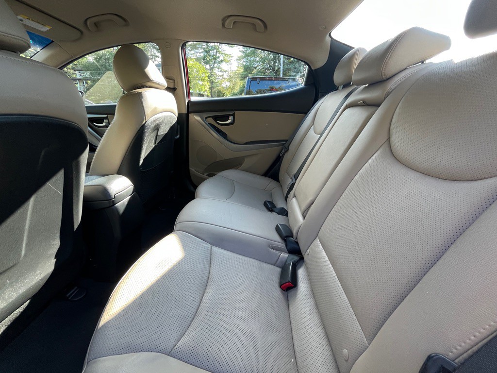 2016 Hyundai Elantra Image 12