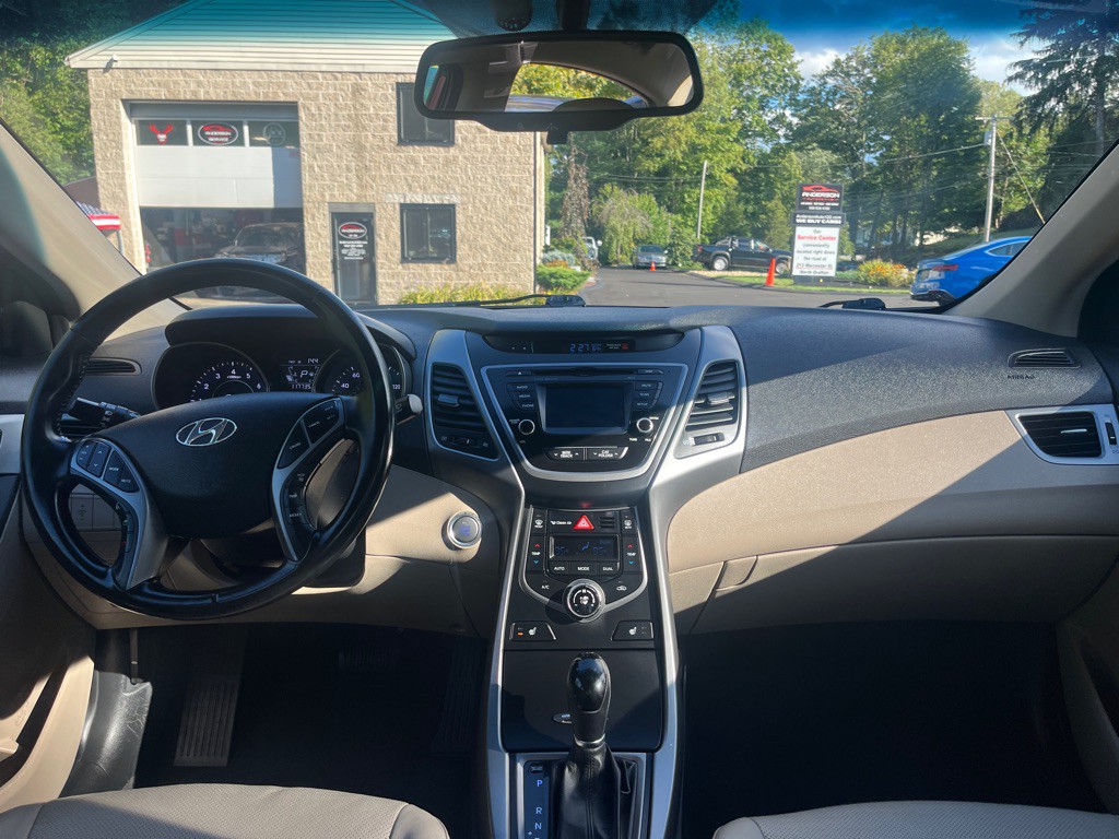 2016 Hyundai Elantra Image 14