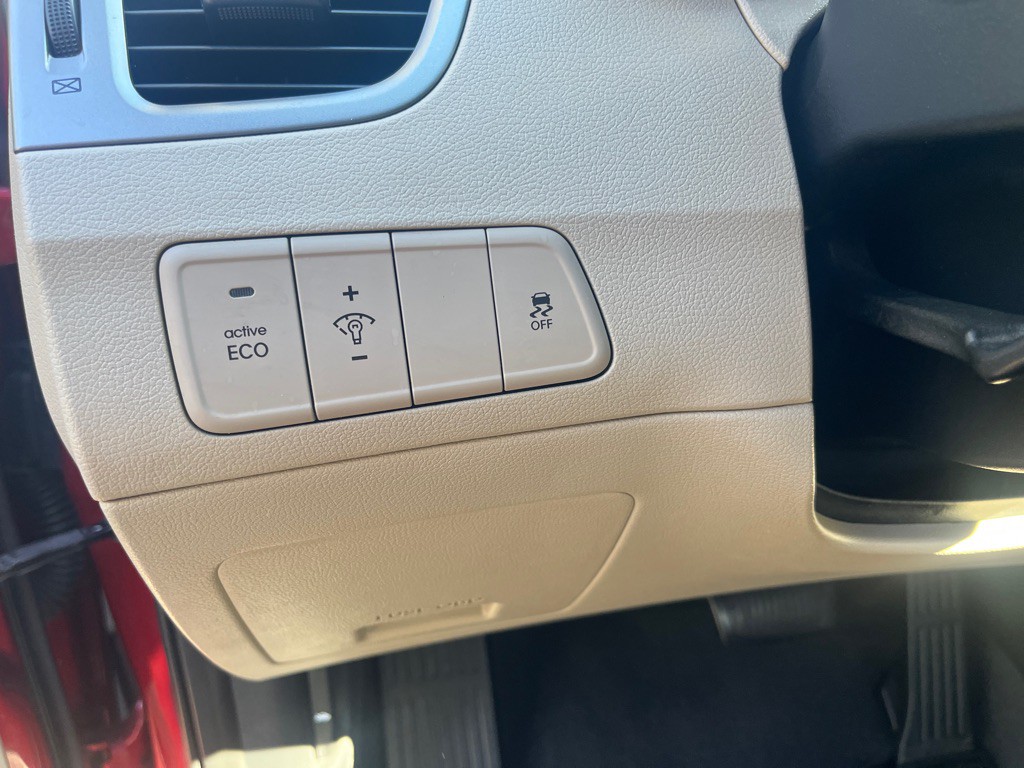 2016 Hyundai Elantra Image 19