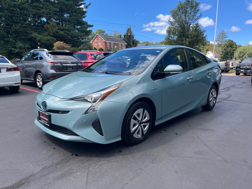 2018 Toyota Prius Image 2