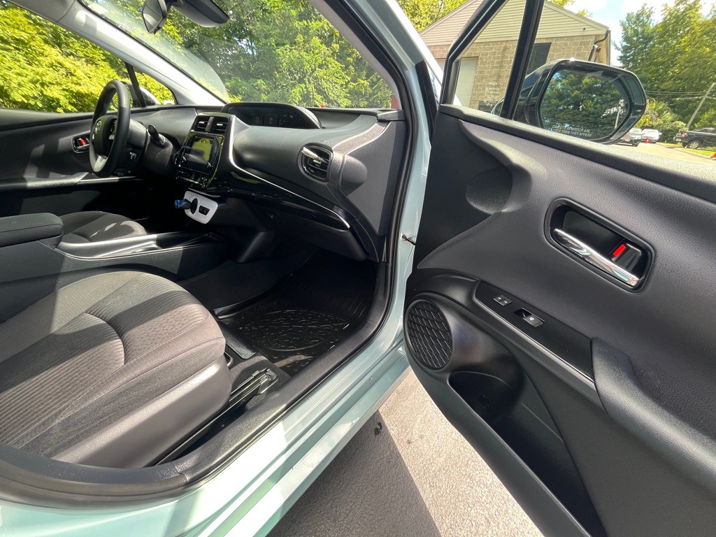 2018 Toyota Prius Image 6