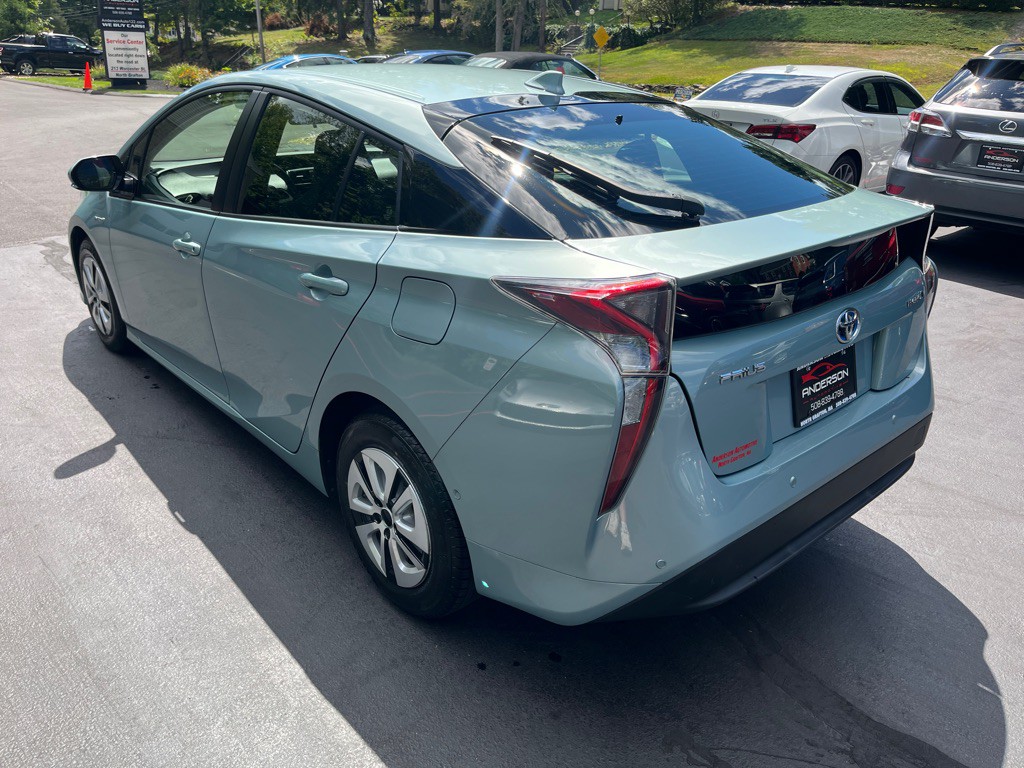 2018 Toyota Prius Image 11