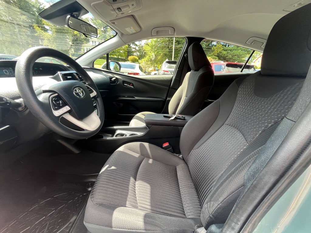 2018 Toyota Prius Image 15