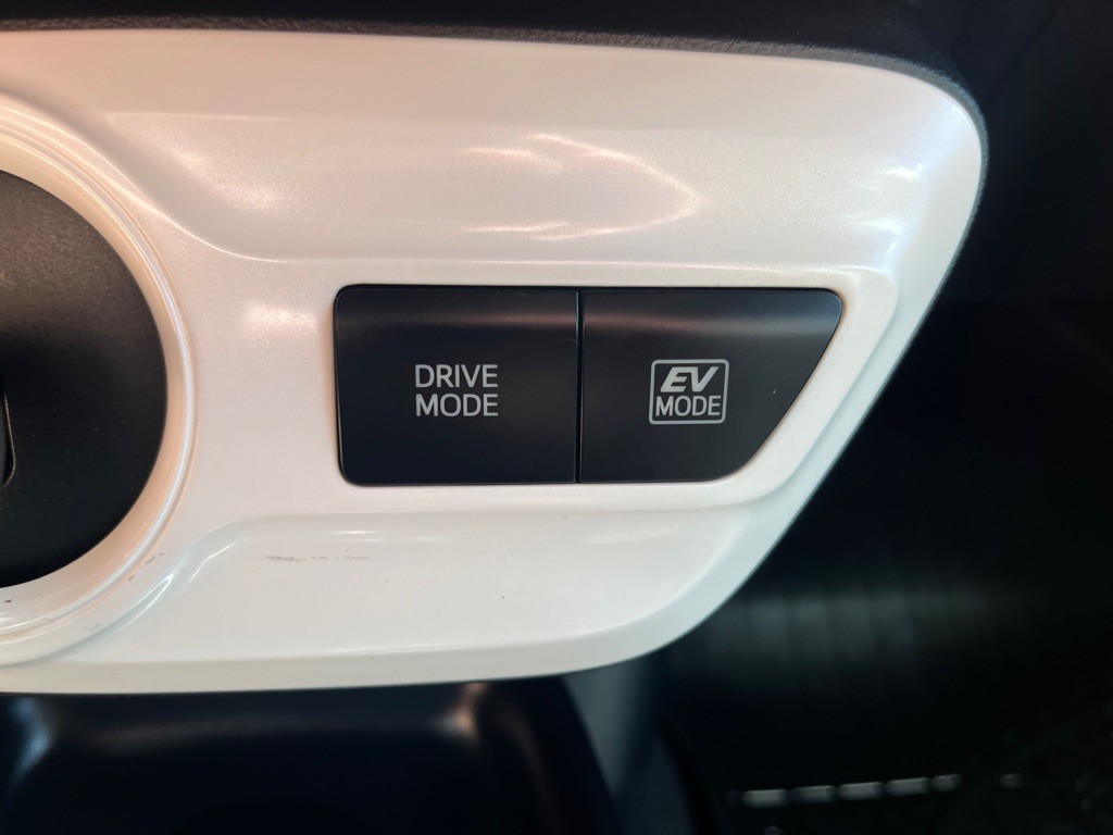 2018 Toyota Prius Image 22