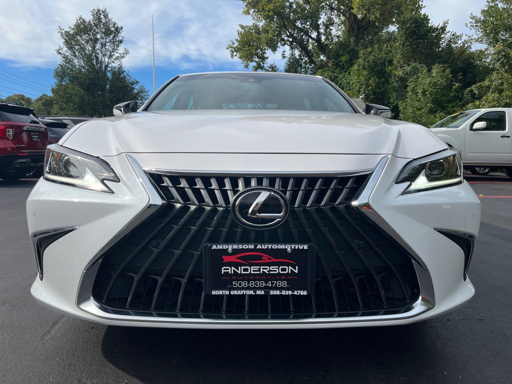 2022 Lexus ES Image 4