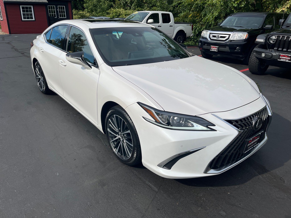 2022 Lexus ES Image 5