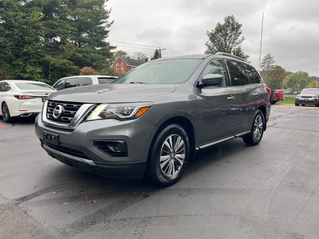 2019 Nissan Pathfinder Image 2