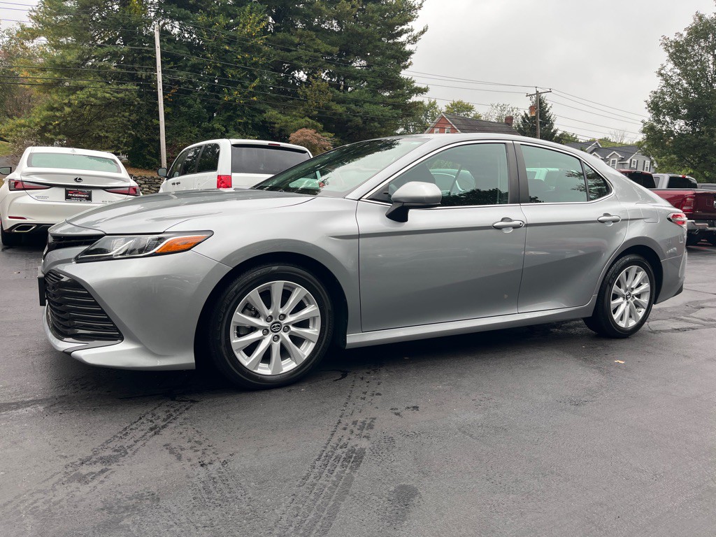 2019 Toyota Camry Image 1