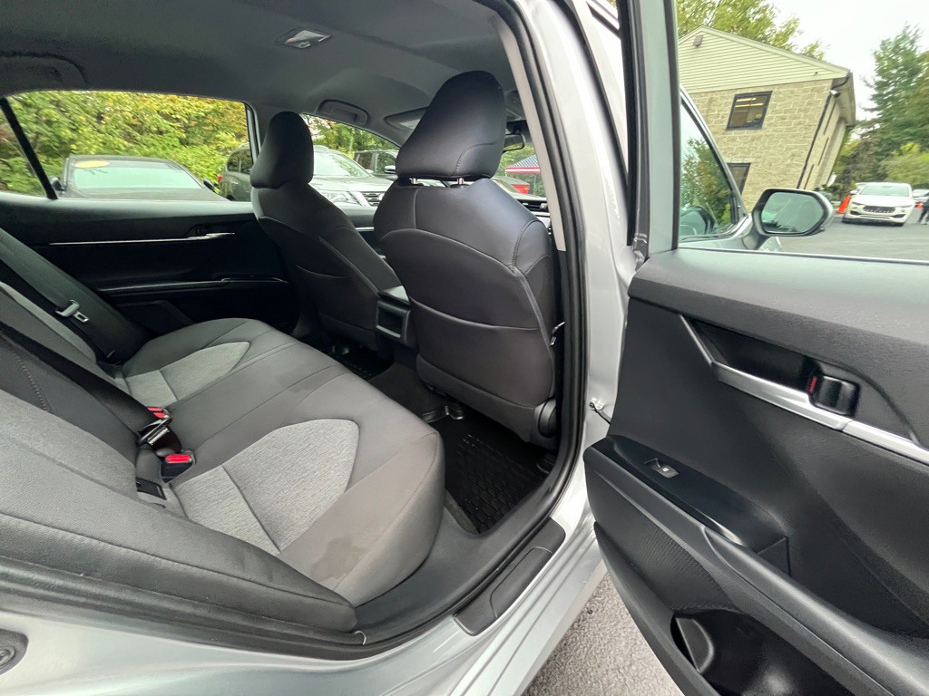 2019 Toyota Camry Image 7