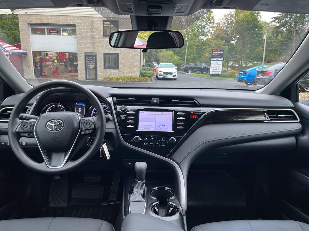 2019 Toyota Camry Image 14