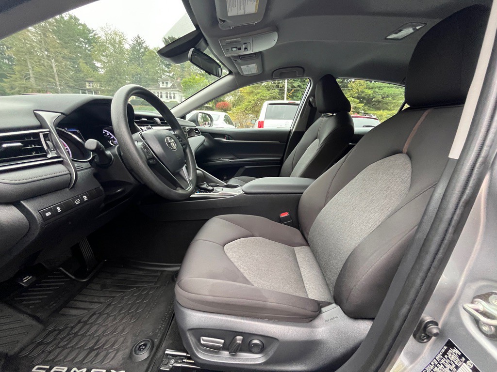 2019 Toyota Camry Image 15